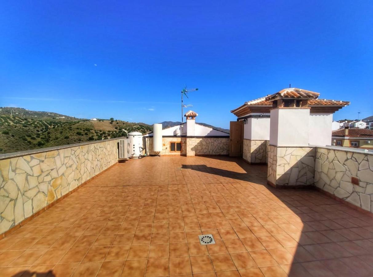 Casa Amplia Con Terraza En La Vinuela别墅 外观 照片