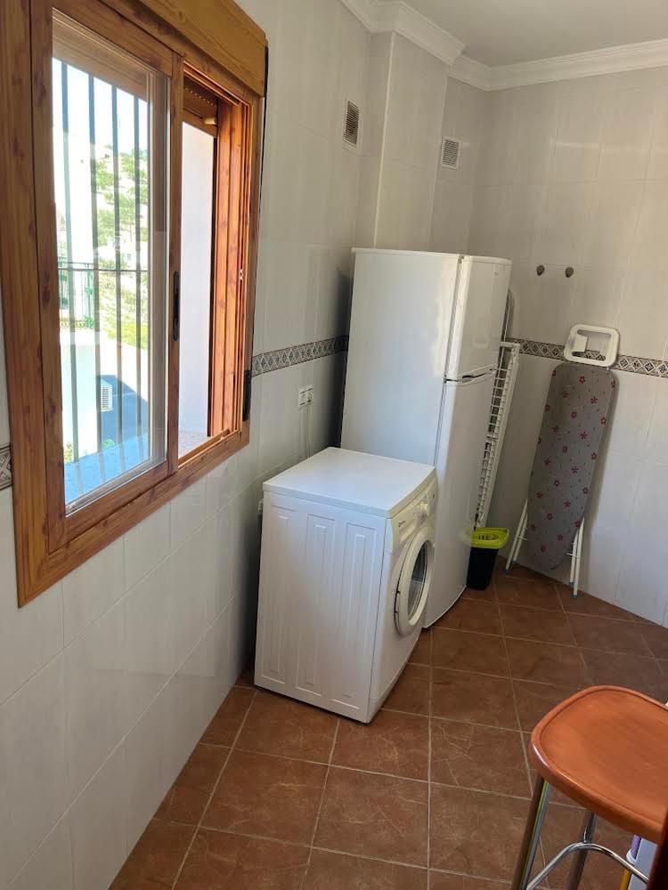 Casa Amplia Con Terraza En La Vinuela别墅 外观 照片